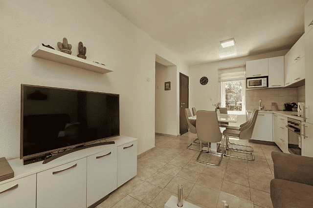 House, 1 room, 55 m² with a 610 m² plot in Kostanjica — photo 14